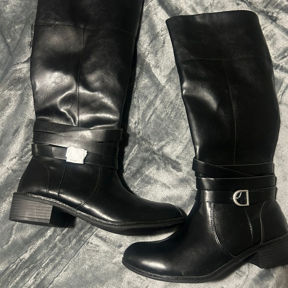 Black Women's Knee-High Boots